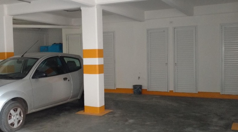 Cochera y baulera en venta - Edificio BELA VISTA