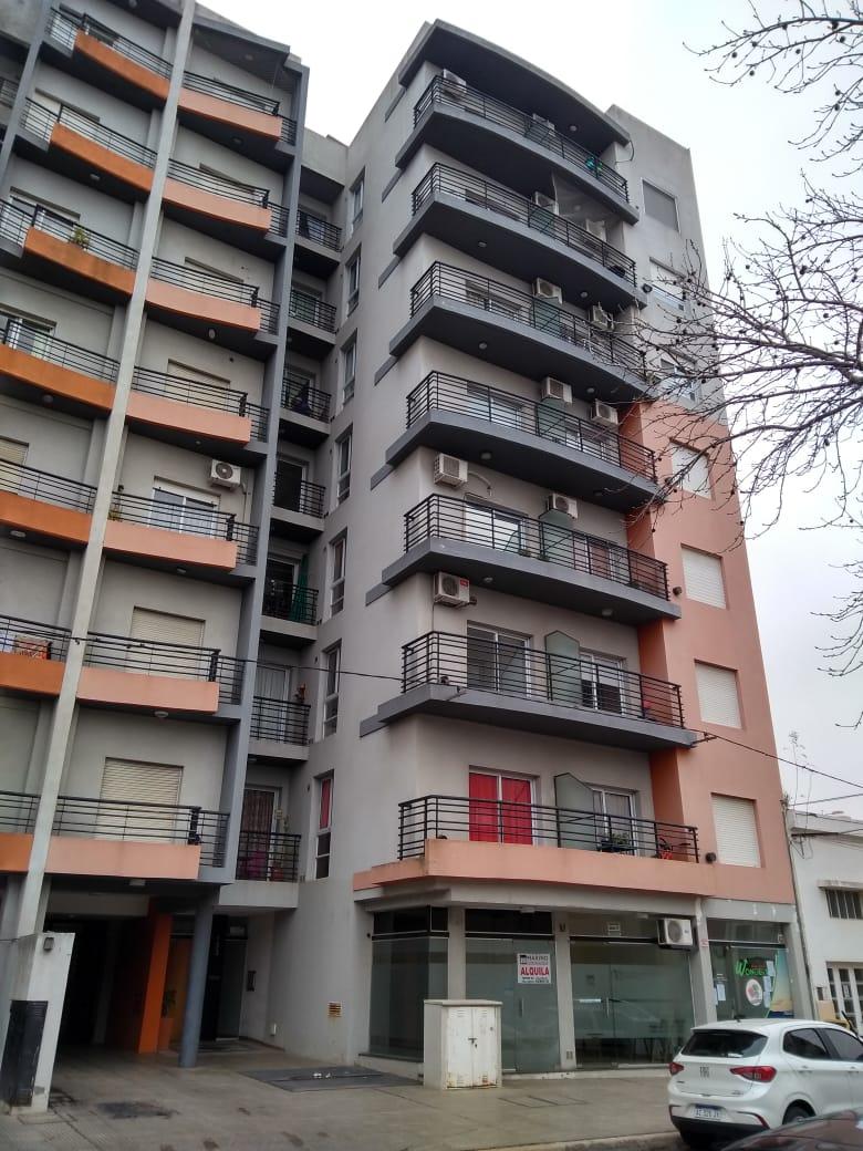 SE VENDE DEPARTAMENTO DOS AMBIENTES - TORRE RECONQUISTA II