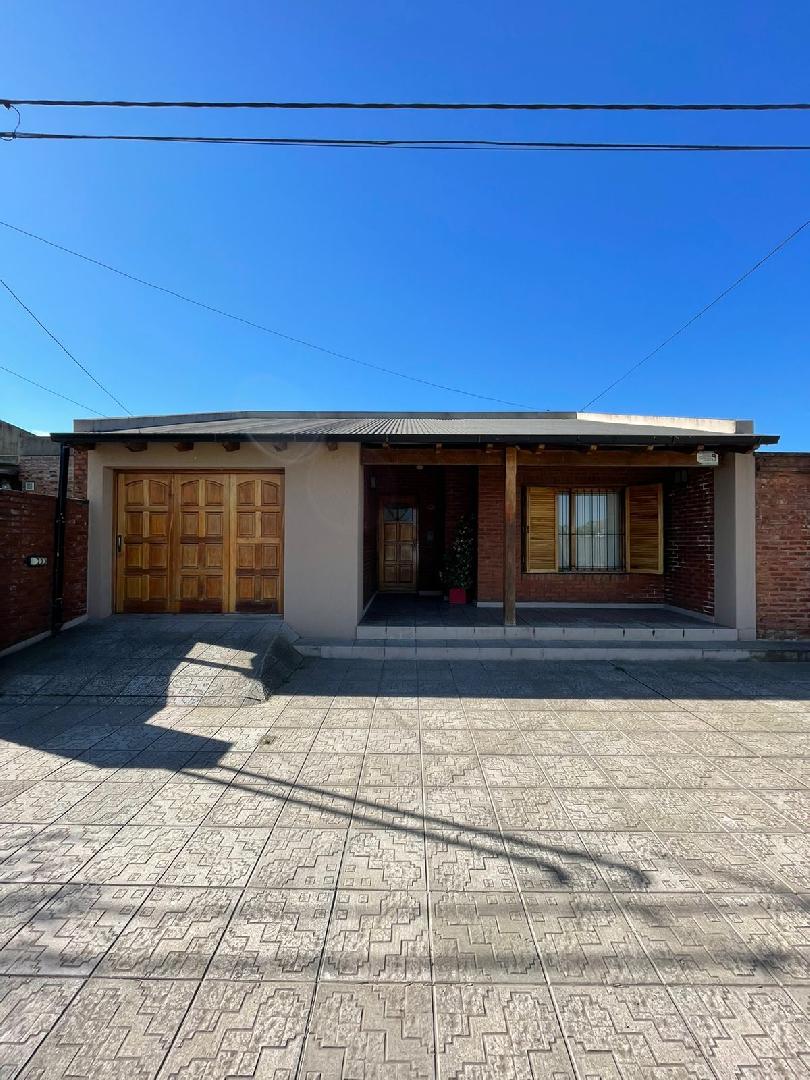 CASA EN VENTA - PRIMERA JUNTA N°367